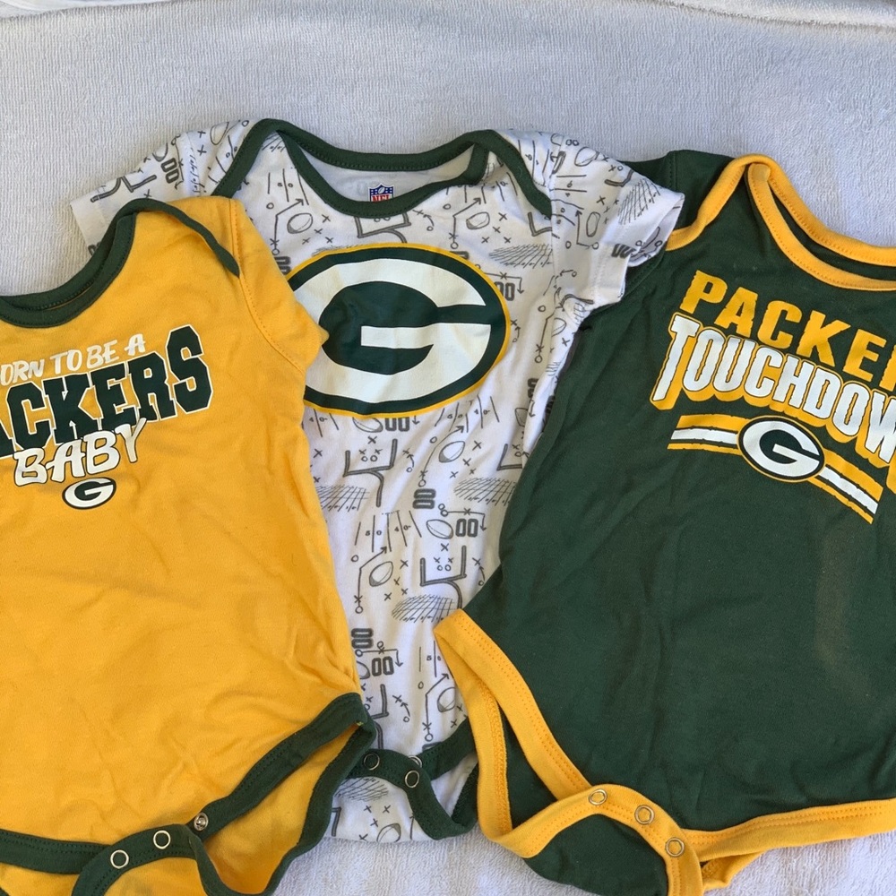 $10 PACKERS! Football 3pk onesies 6-9